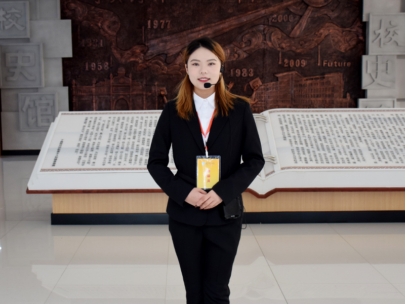 现服学院2019级播音与主持艺术一班 李莹